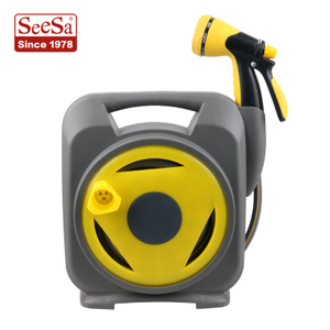 草坪緊湊型軟管捲軸和儲物車